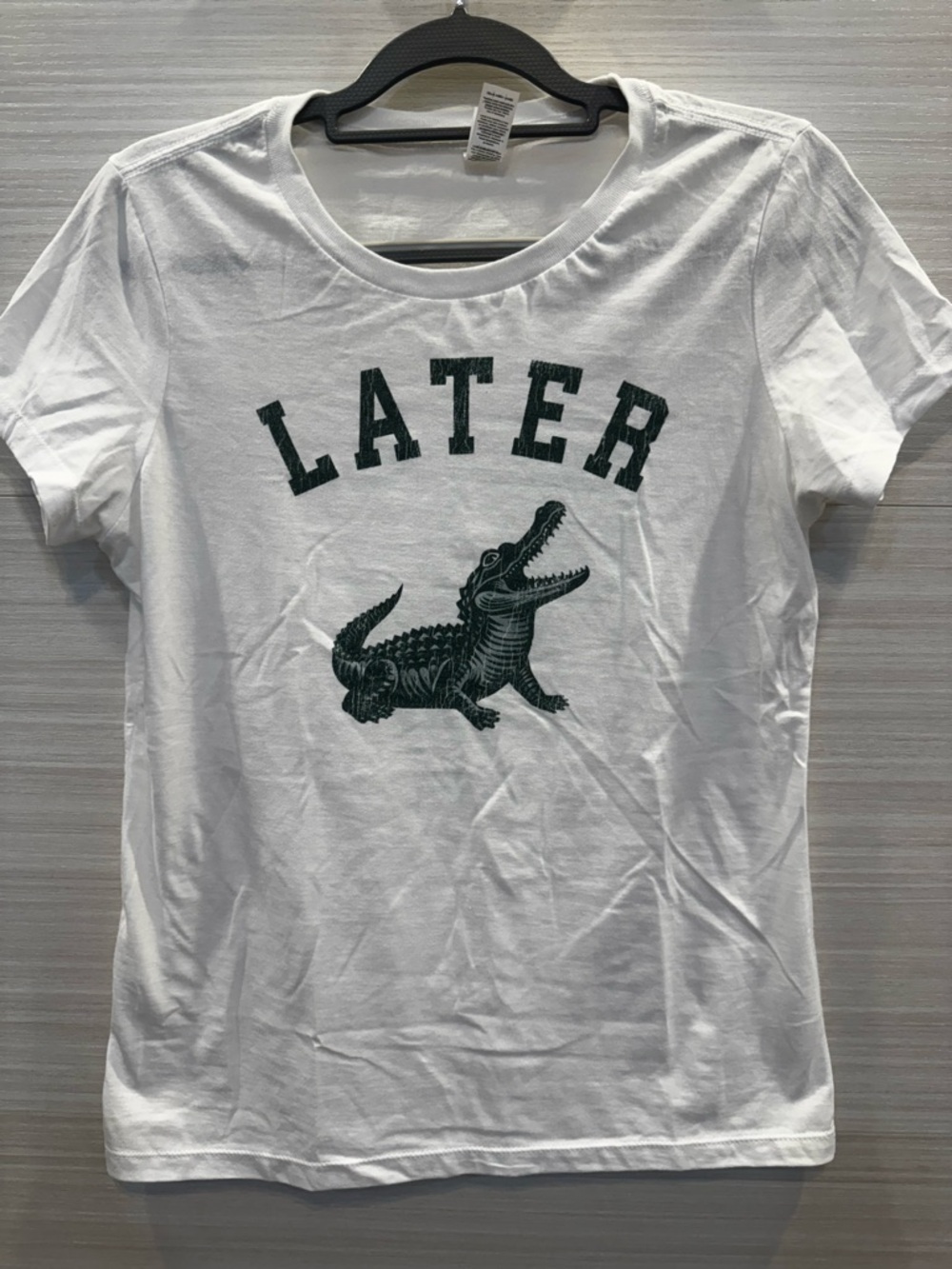 District White Graphic Tee with Dark Green Alligator size Medium